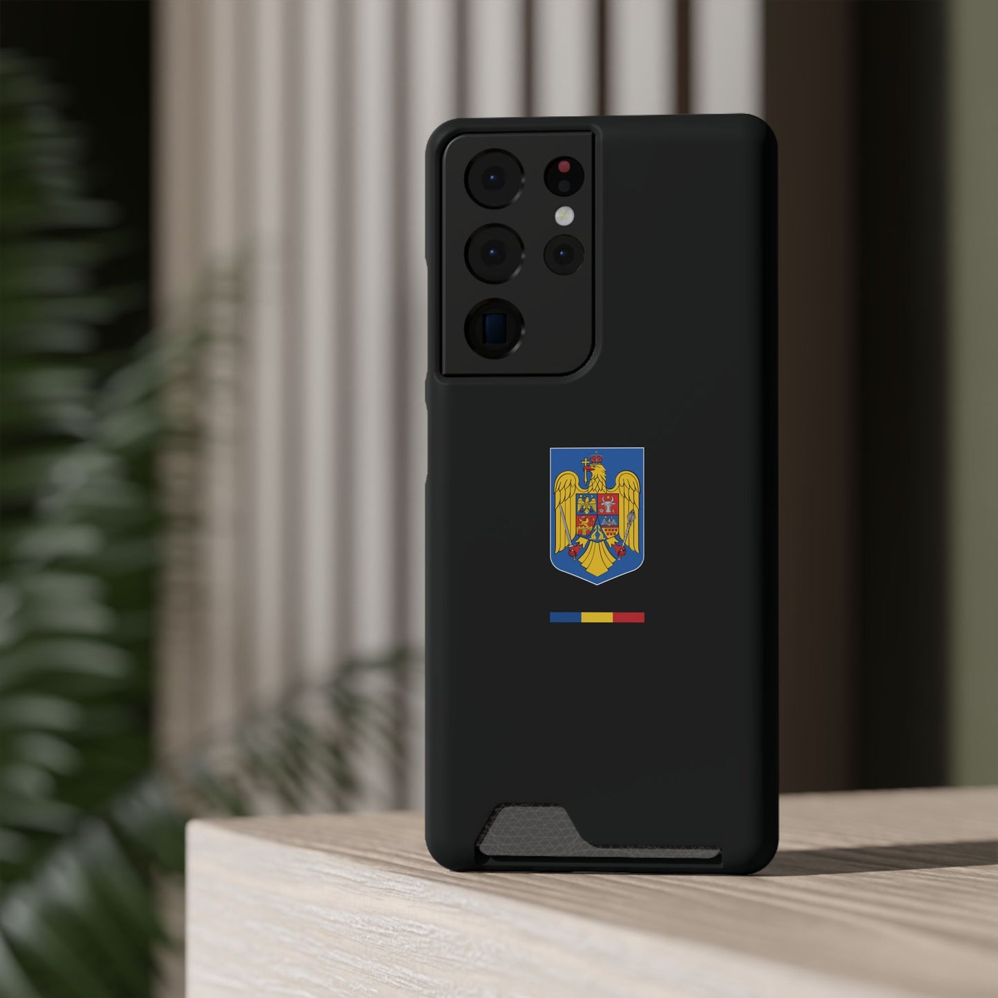 Husă de telefon neagră cu stema României (color) și suport pentru carduri